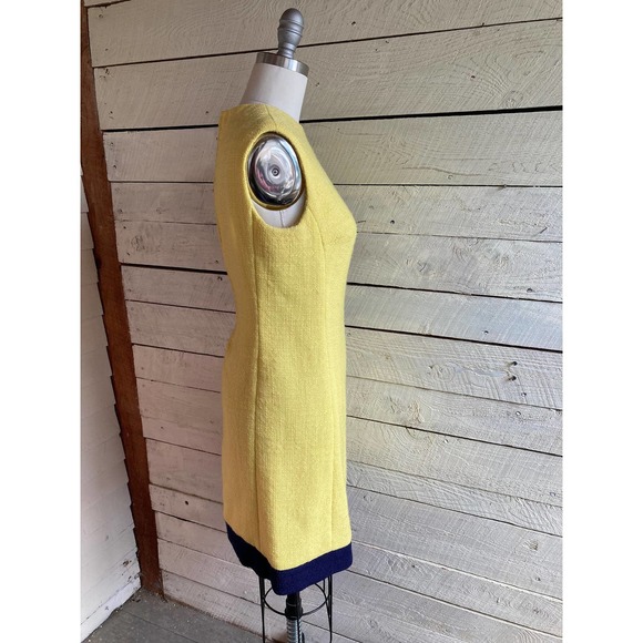 60s yellow sleeveless shift  mod style navy hem - Picture 4 of 7